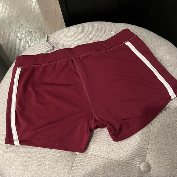 Nike maroon spandex shorts with drawstring - Picture 11 of 13